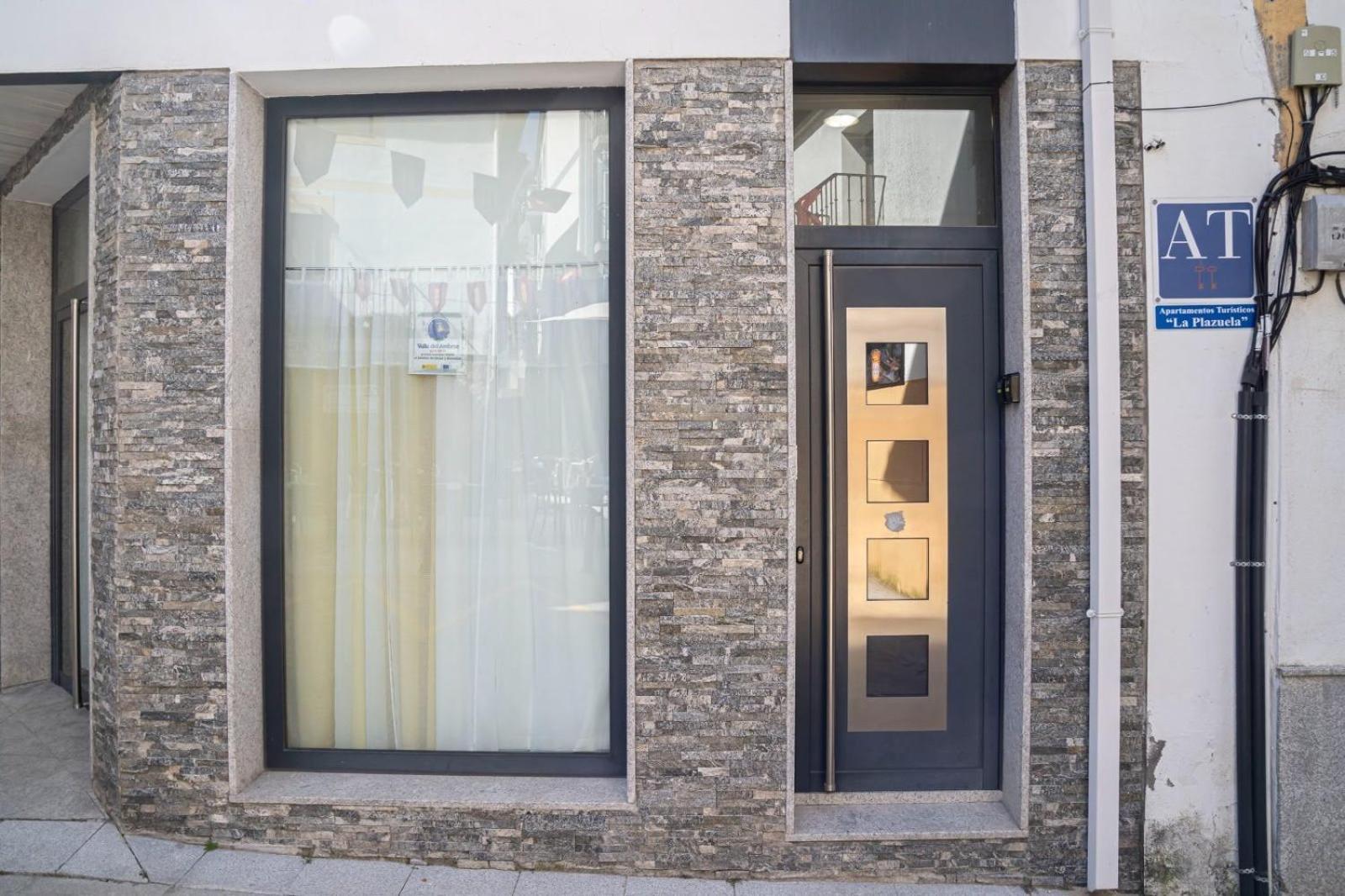 Apartamentos La Plazuela Баньос-де-Монтемайор Экстерьер фото