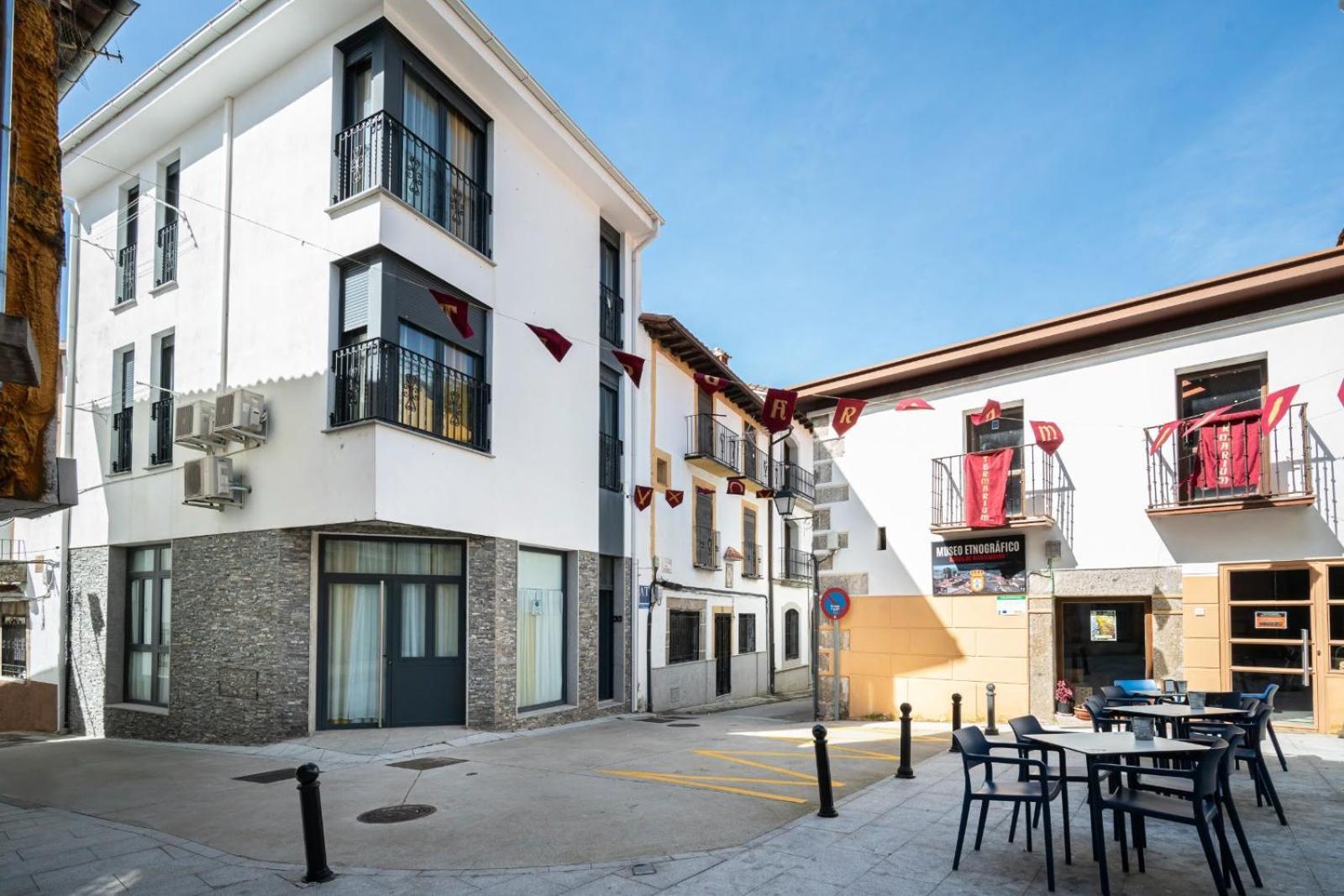 Apartamentos La Plazuela Баньос-де-Монтемайор Экстерьер фото