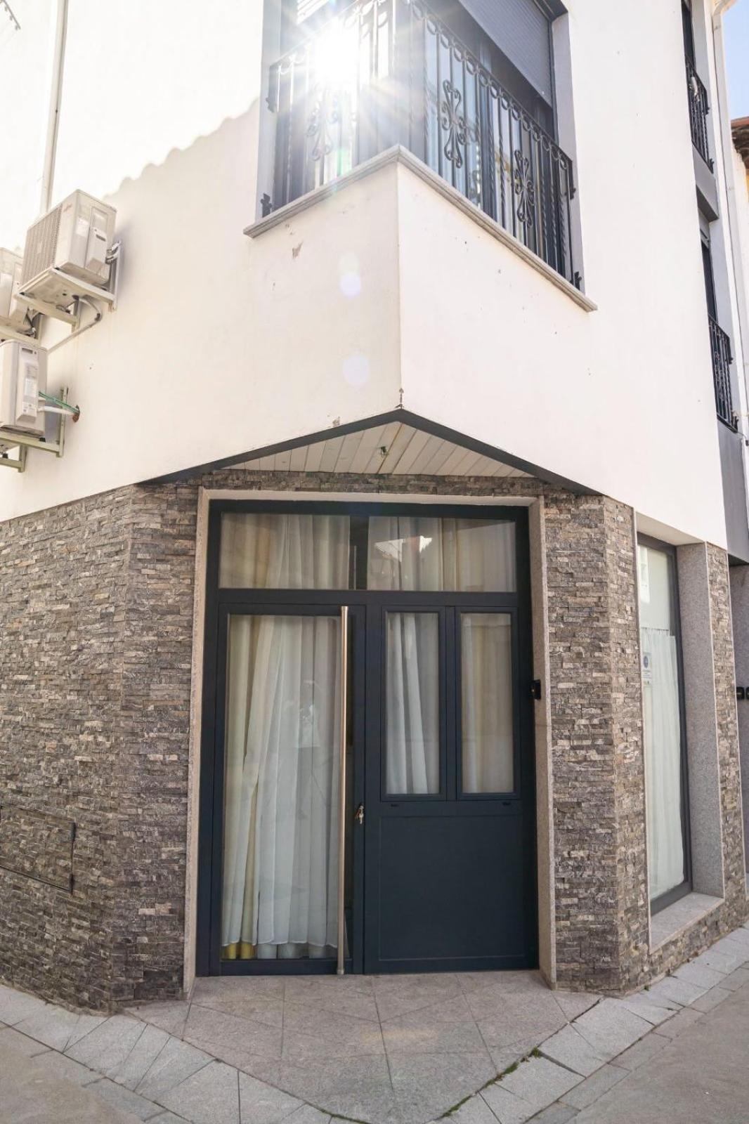 Apartamentos La Plazuela Баньос-де-Монтемайор Экстерьер фото